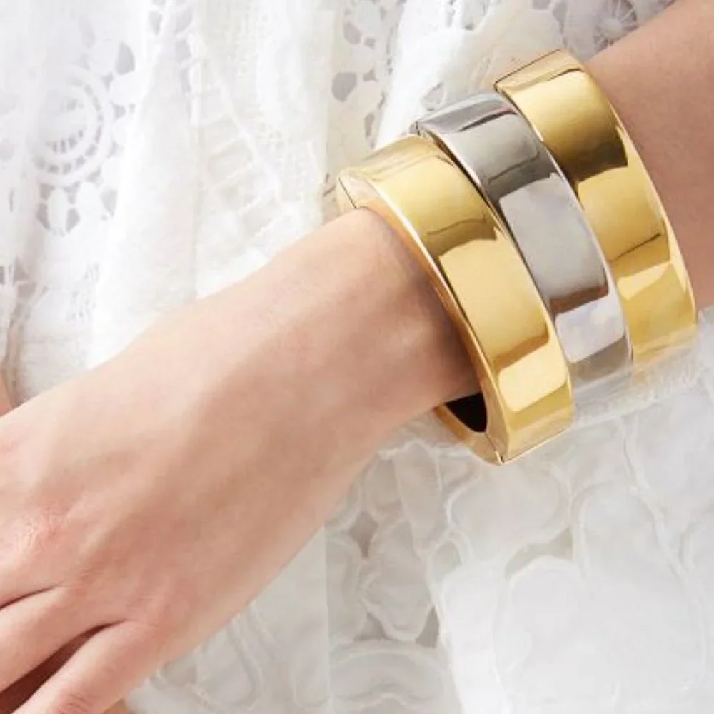 Mark and Graham iPhone Charging Bracelet (Gold) (Initial S Engraved)